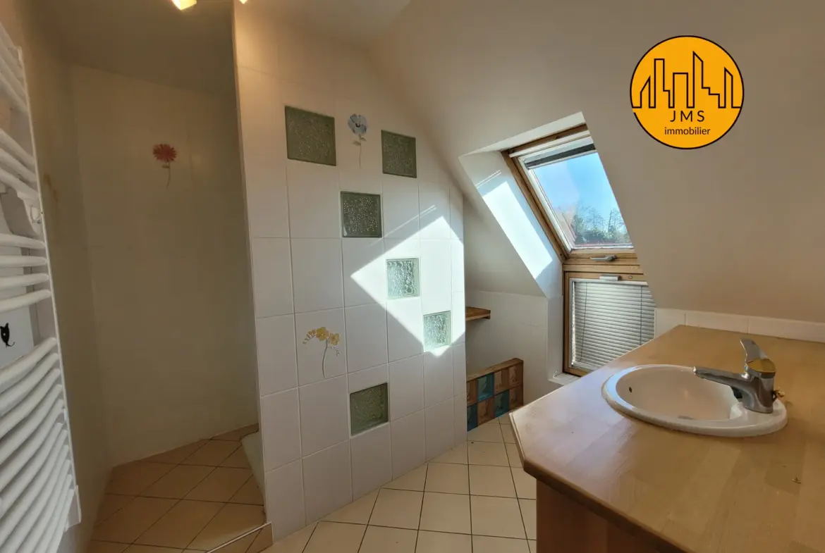 Maison de 220 m² à Lurcy-Lévis - 299000 € 