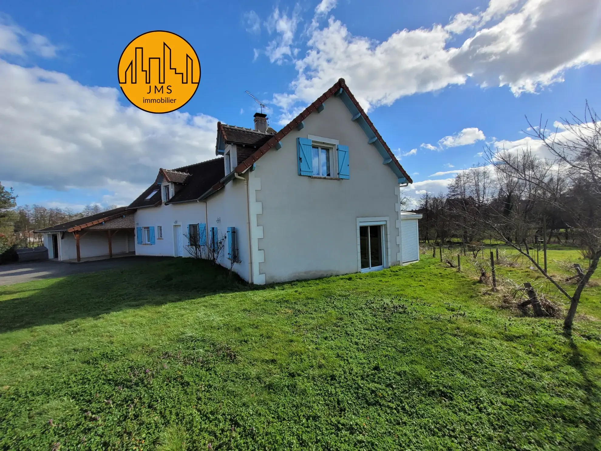 Maison de 220 m² à Lurcy-Lévis - 299000 € 