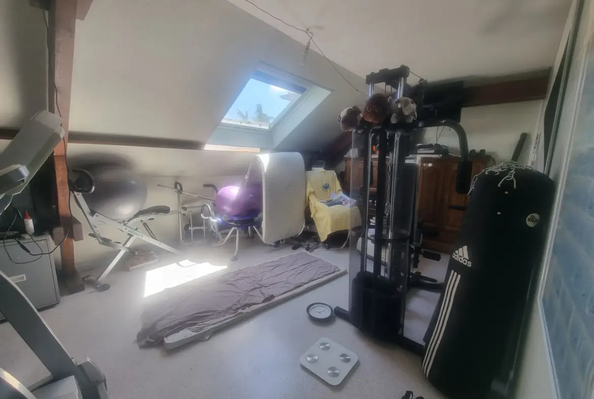 Maison spacieuse à vendre à Alençon - 165 m² 