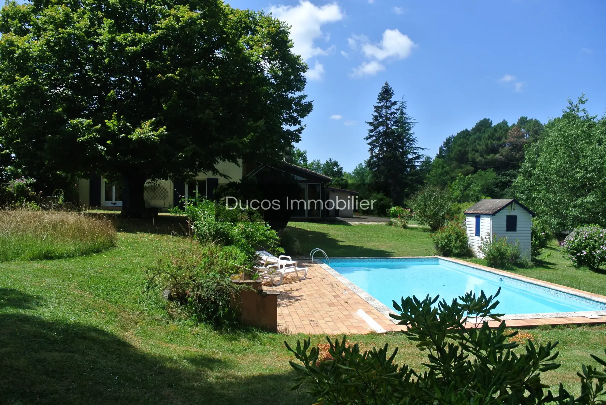 Spacieuse maison avec piscine à 10 min de Marmande 