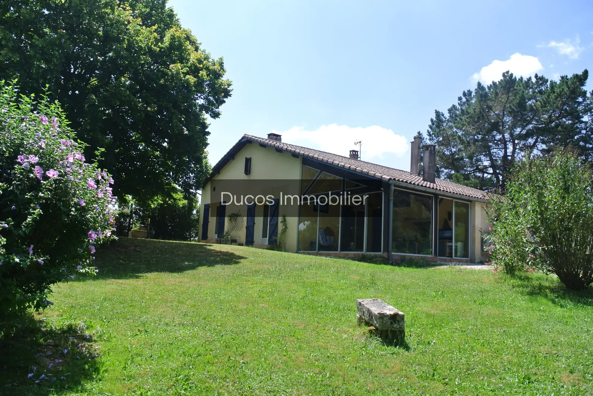 Spacieuse maison avec piscine à 10 min de Marmande 