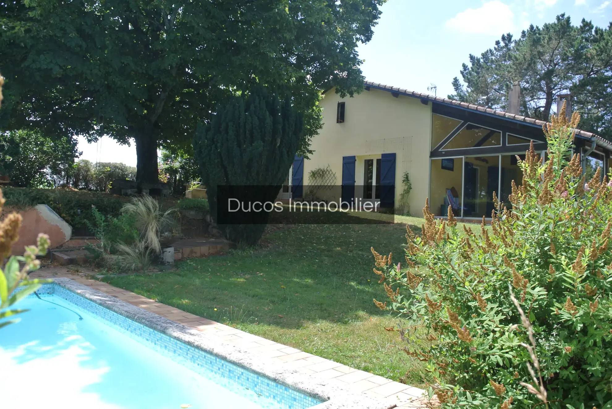 Spacieuse maison avec piscine à 10 min de Marmande 
