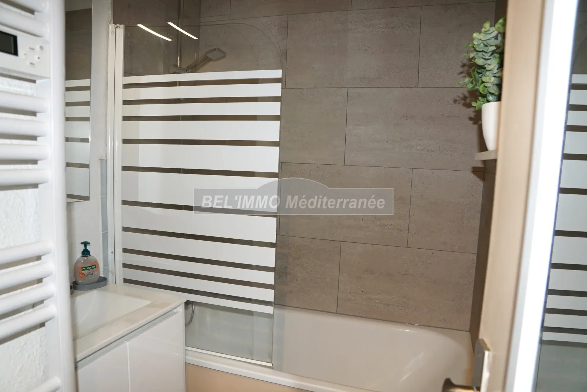 À vendre : F2 de 28 m² avec parking à Cavalaire-sur-Mer 