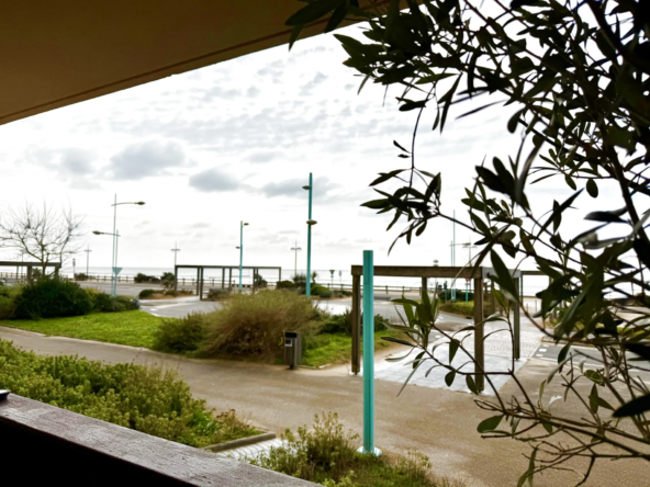 Appartement entièrement rénové face à la mer à St Jean de Monts 