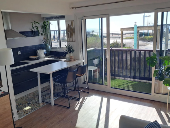 Appartement entièrement rénové face à la mer à St Jean de Monts 