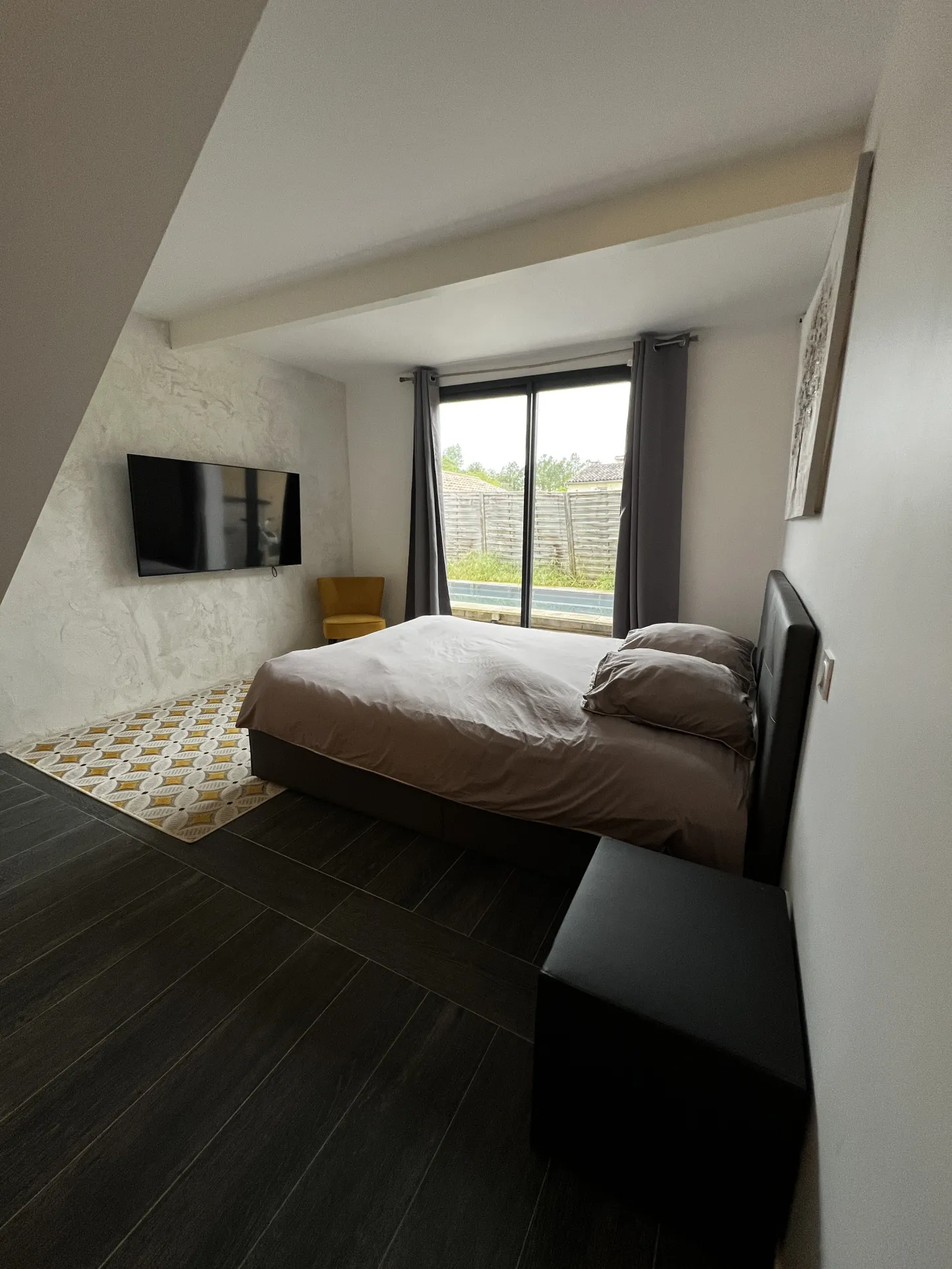 Maison contemporaine à Leogeats avec piscine à vendre 