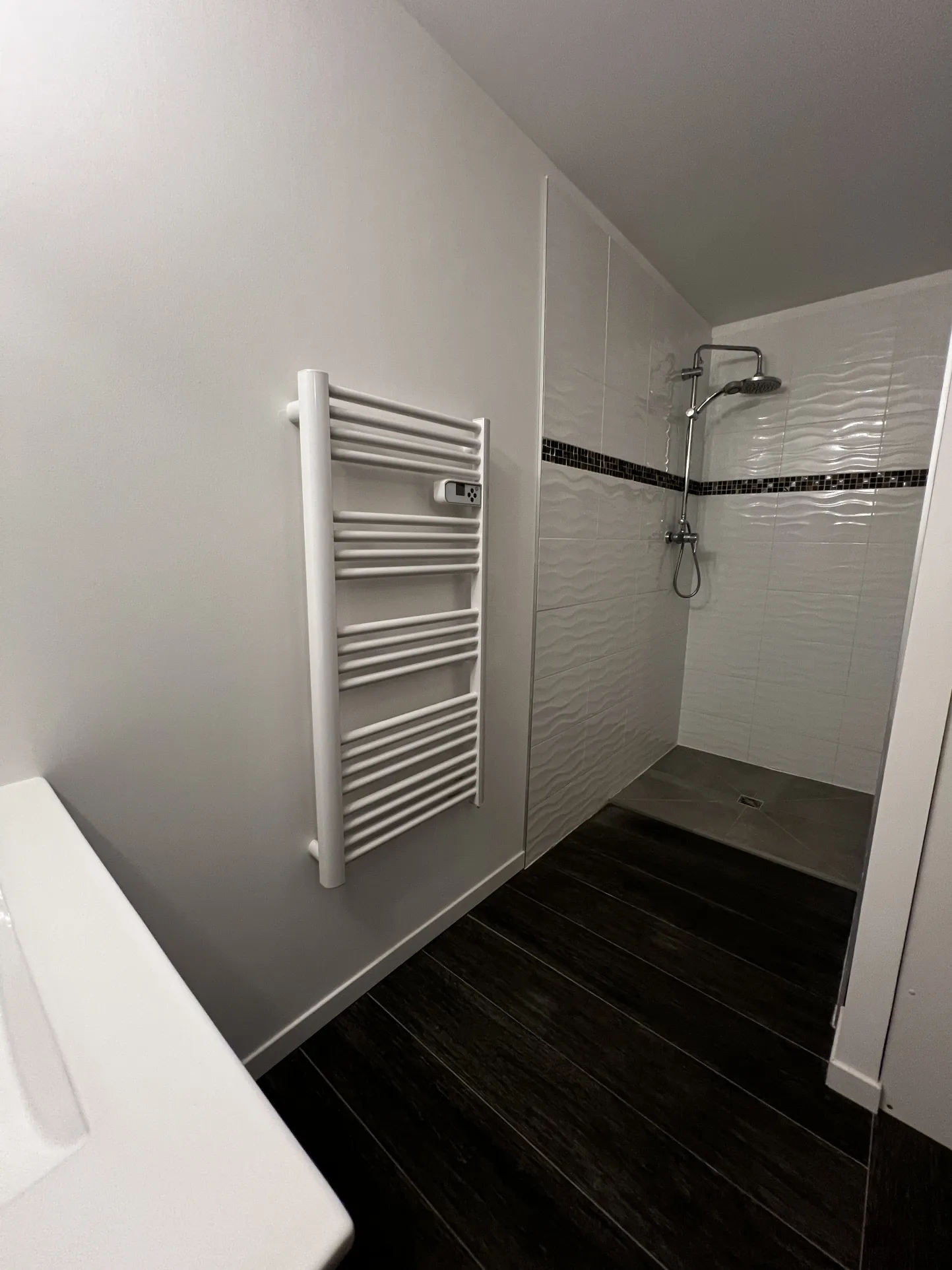 Maison contemporaine à Leogeats avec piscine à vendre 