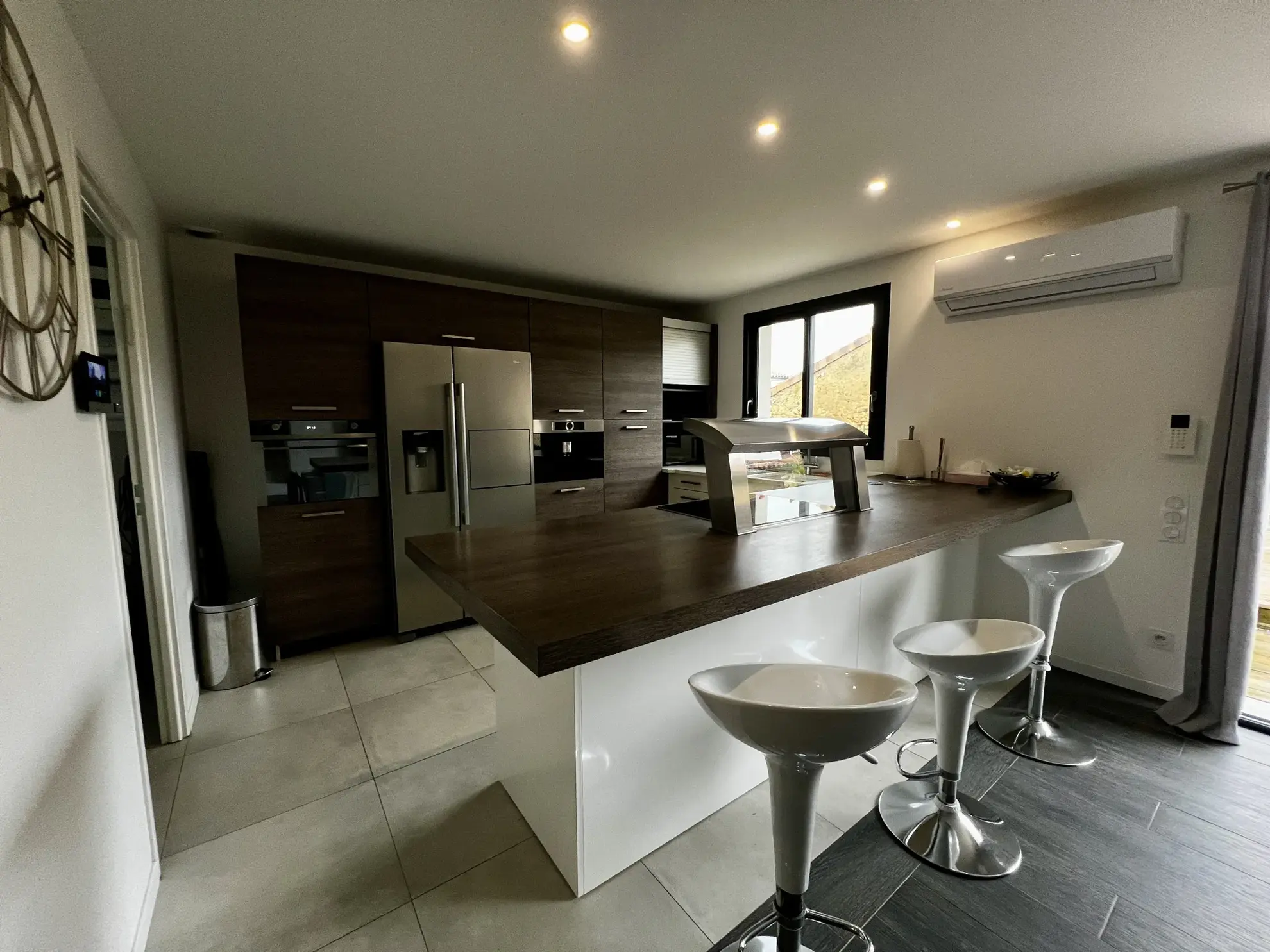 Maison contemporaine à Leogeats avec piscine à vendre 