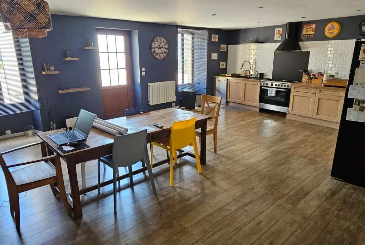 Maison de Bourg à Vendrea Cleyrac avec Jardin et Terrain Agricole 