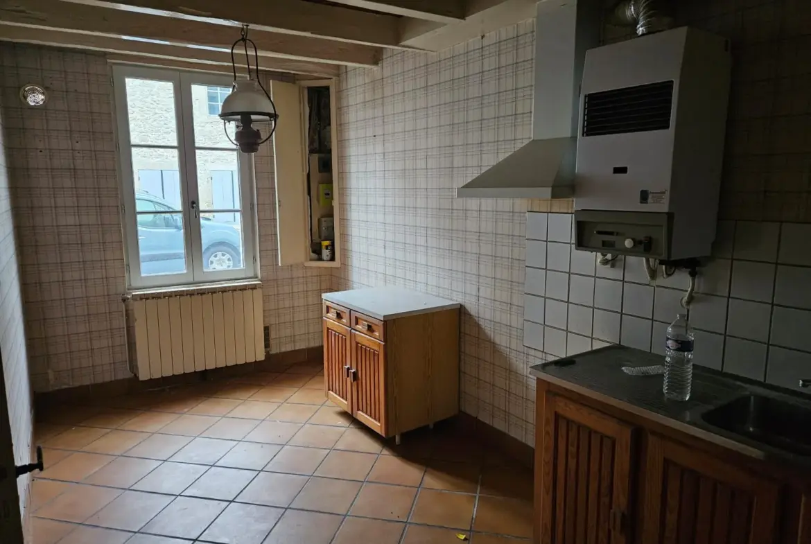 Vente Maison de Bourg 86 m² avec Cave, Cour et Garage à Sauveterre de Guyenne 