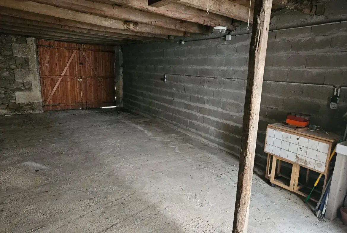 Vente Maison de Bourg 86 m² avec Cave, Cour et Garage à Sauveterre de Guyenne 