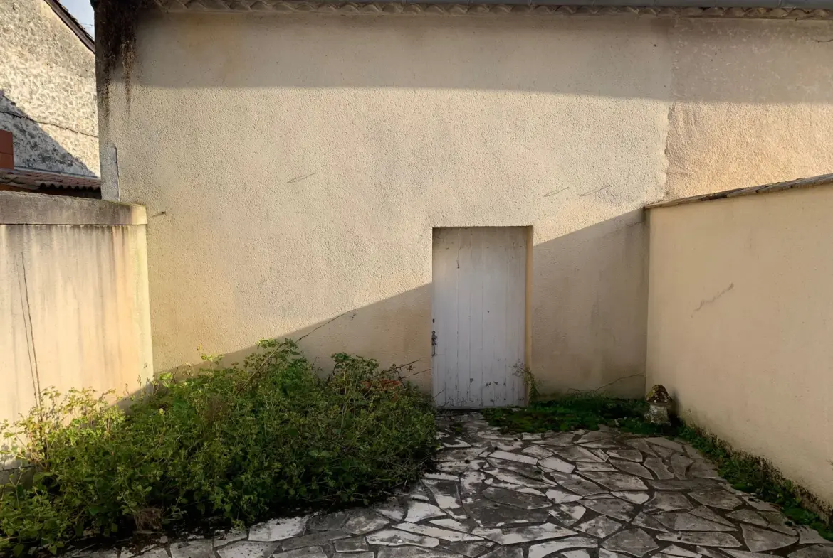 Vente Maison de Bourg 86 m² avec Cave, Cour et Garage à Sauveterre de Guyenne 