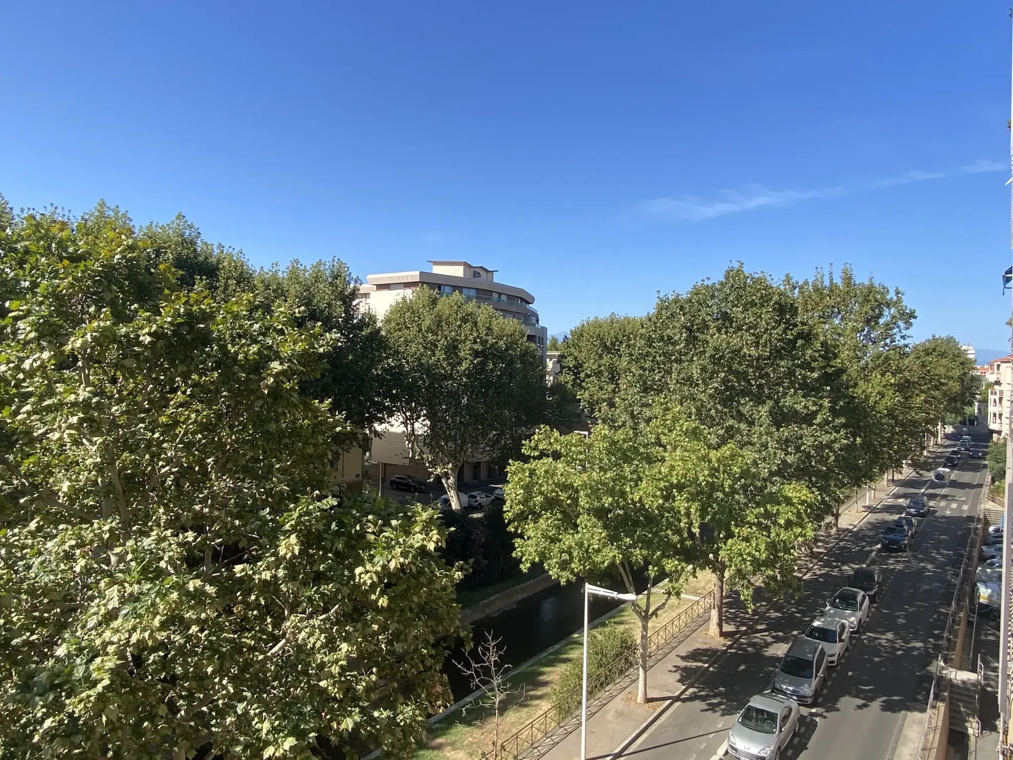 Bel appartement rénové avec vue à Perpignan 