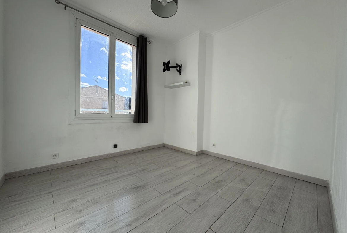Vente Appartement T4 avec Balcon à Peyrolles-en-Provence 