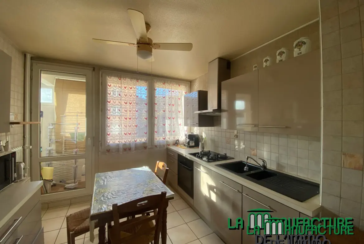 Appartement F3 traversant lumineux avec garage à Saint-Étienne - Bergson 