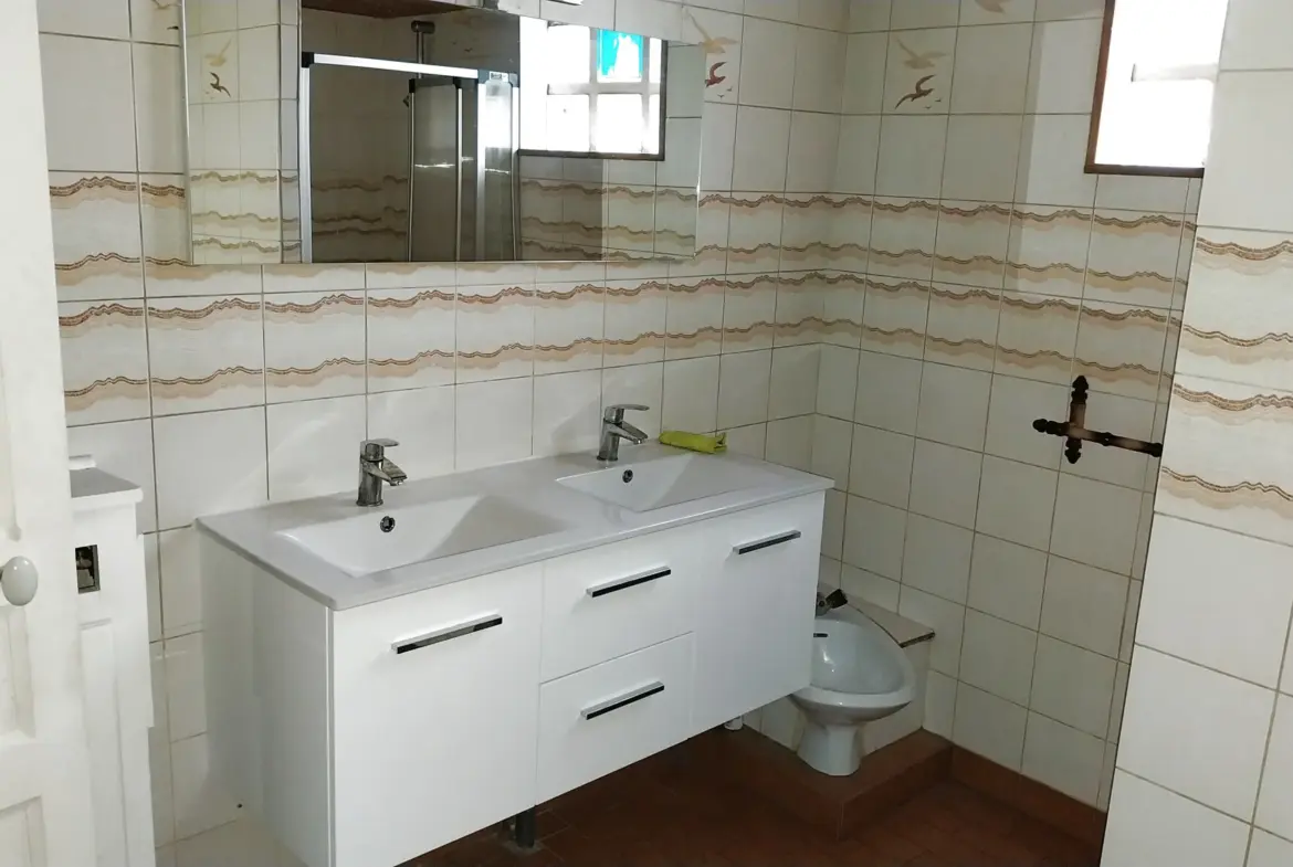 Maison indépendante à Chambly - 4 pièces - 125 m² - 225 000 € 