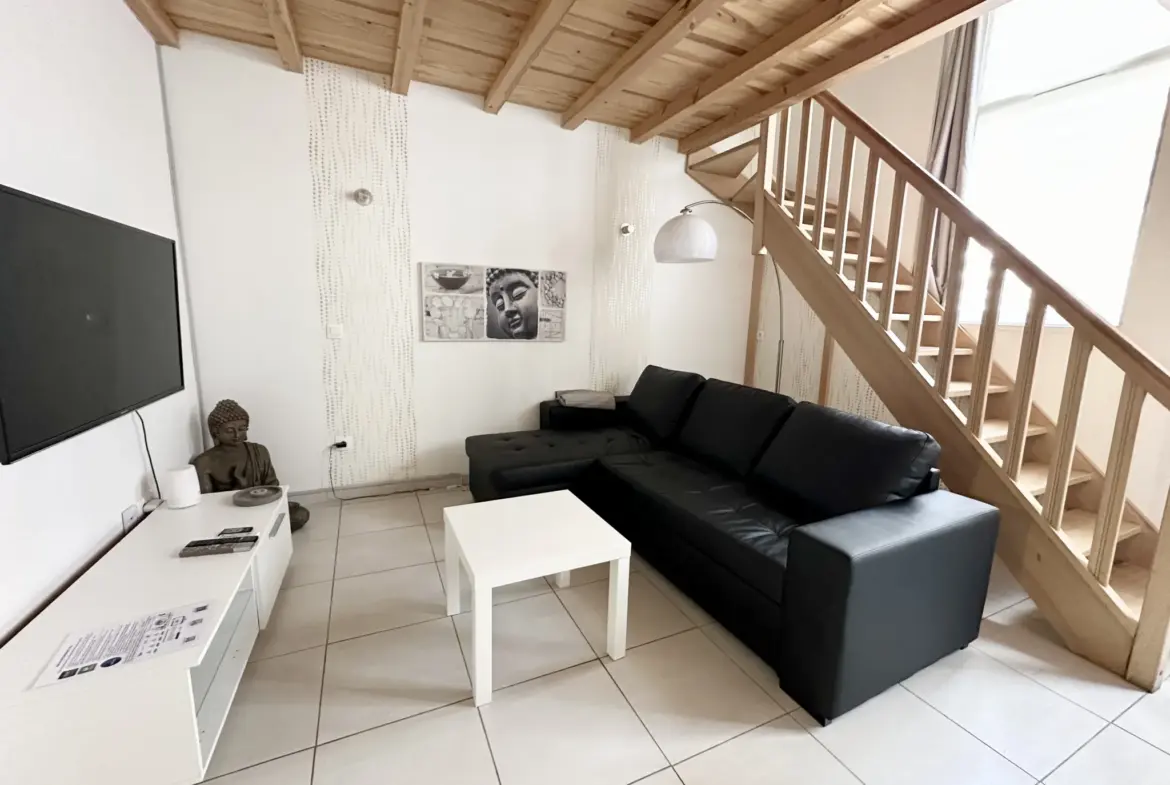 Appartement T2 en Duplex Meublé à Lille, Proche de la Grand'Place 