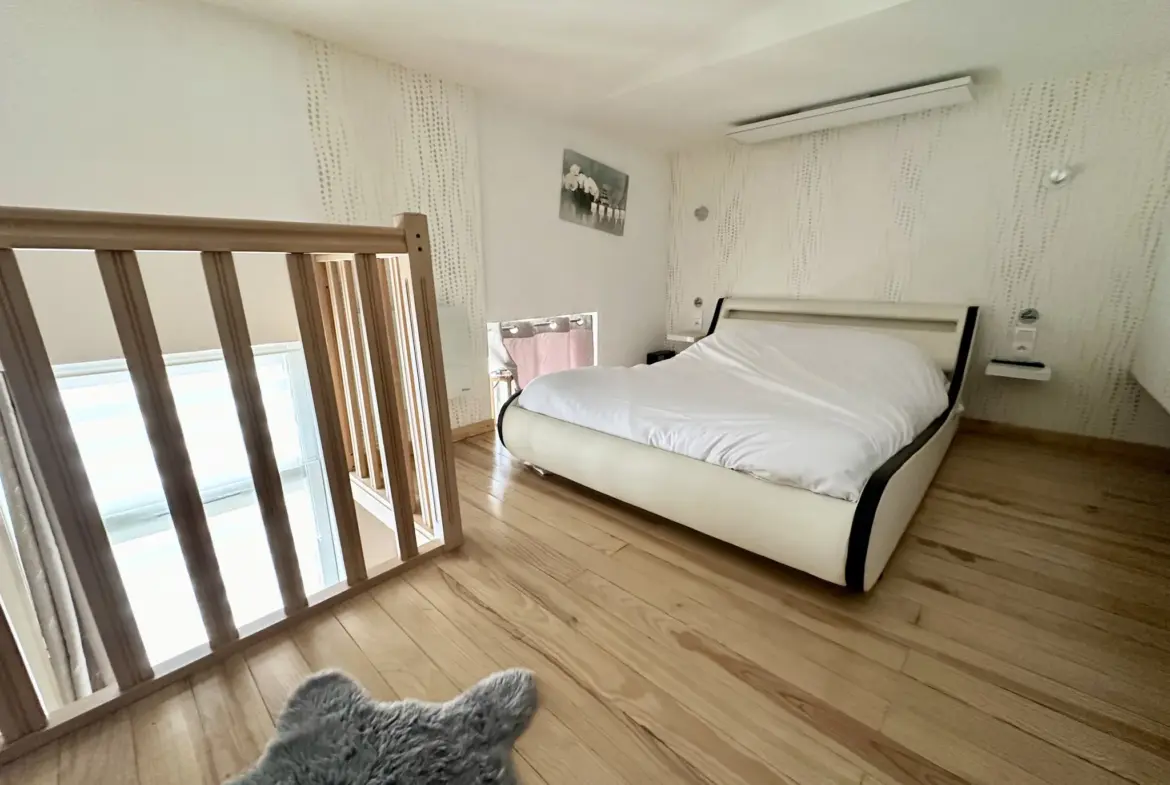 Appartement T2 en Duplex Meublé à Lille, Proche de la Grand'Place 