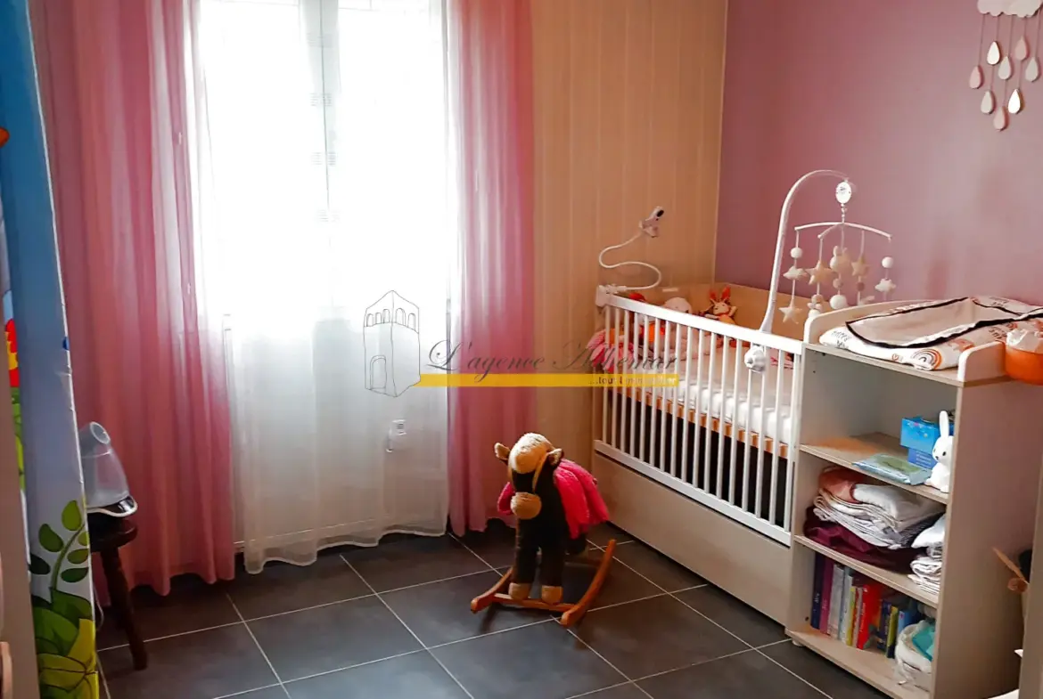 Maison à vendre à Montélimar de 137 m² avec 4 chambres et jardin 