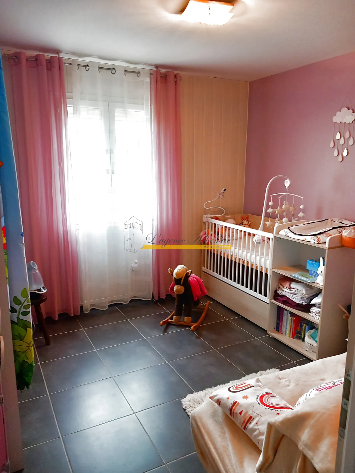 Maison à vendre à Montélimar de 137 m² avec 4 chambres et jardin 