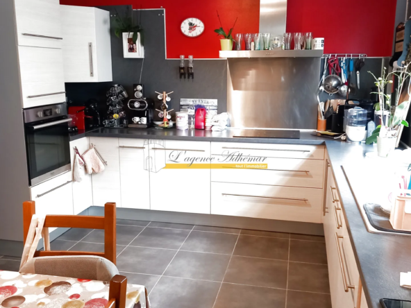 Maison à vendre à Montélimar de 137 m² avec 4 chambres et jardin 