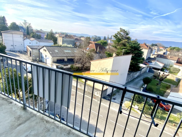 À vendre : T3 rénové à Montélimar avec garage et cave 