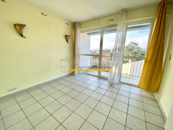 À vendre : T3 rénové à Montélimar avec garage et cave 