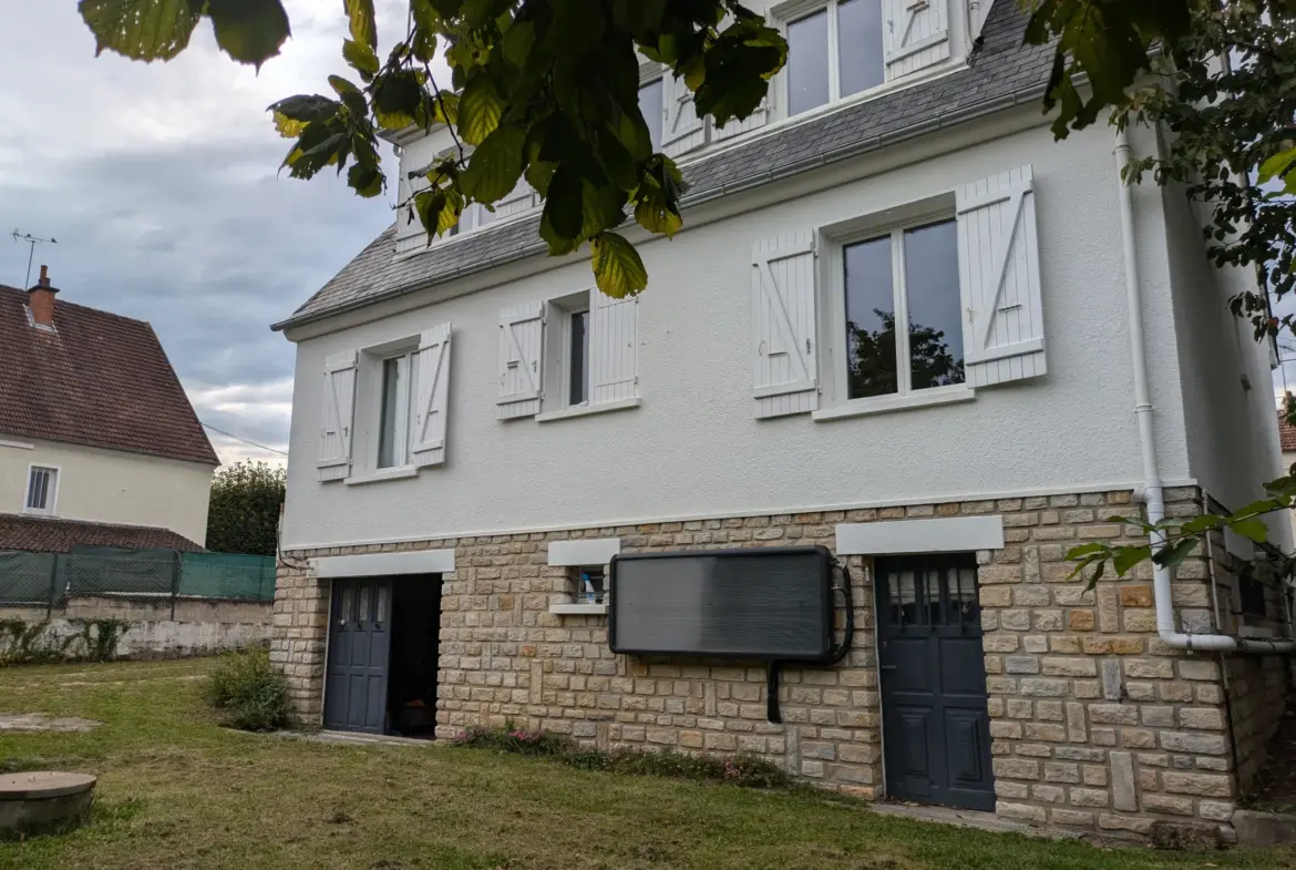 Maison Indépendante à Nevers - 5 Chambres près des Commodités 