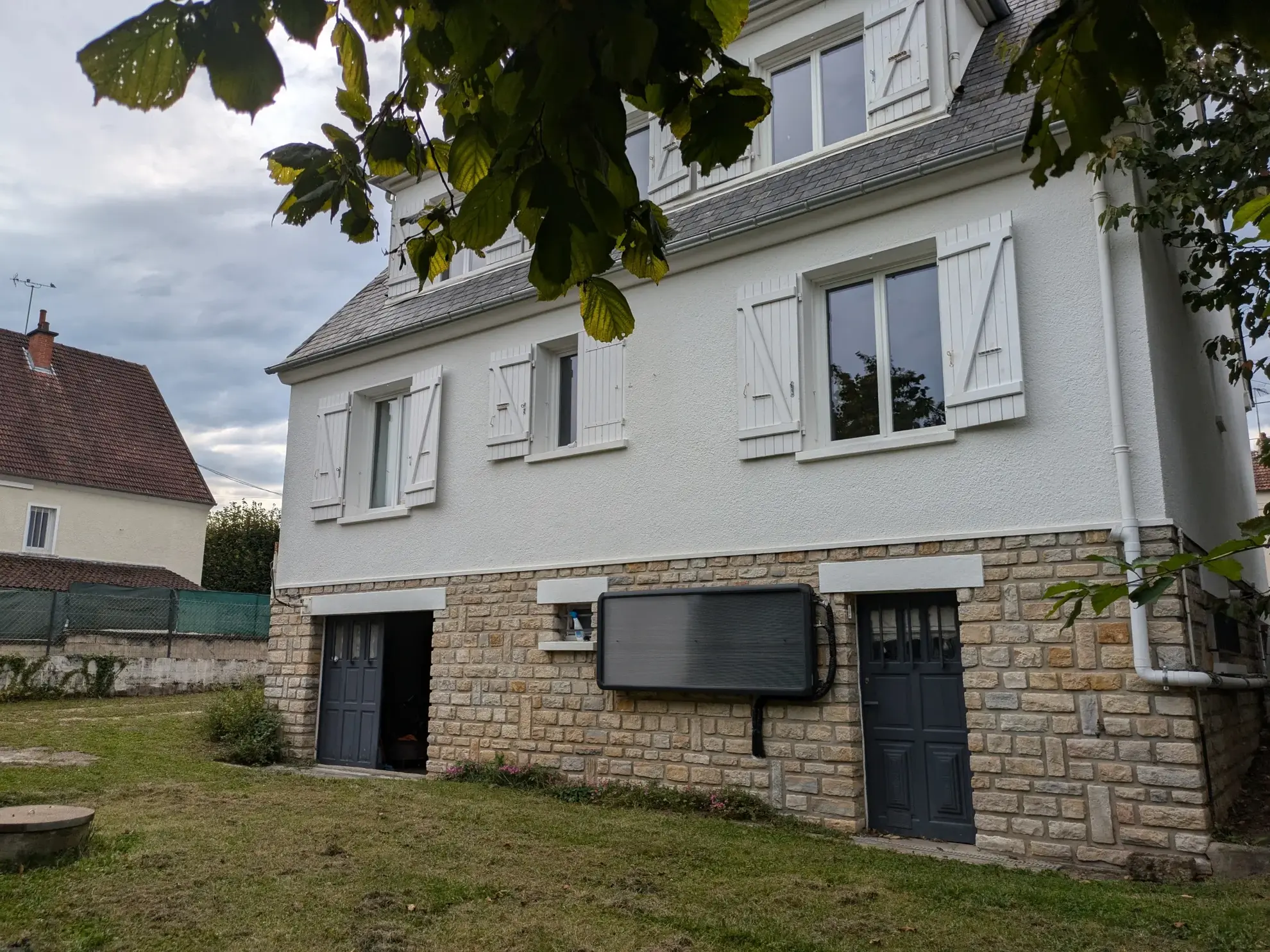Maison Indépendante à Nevers - 5 Chambres près des Commodités 