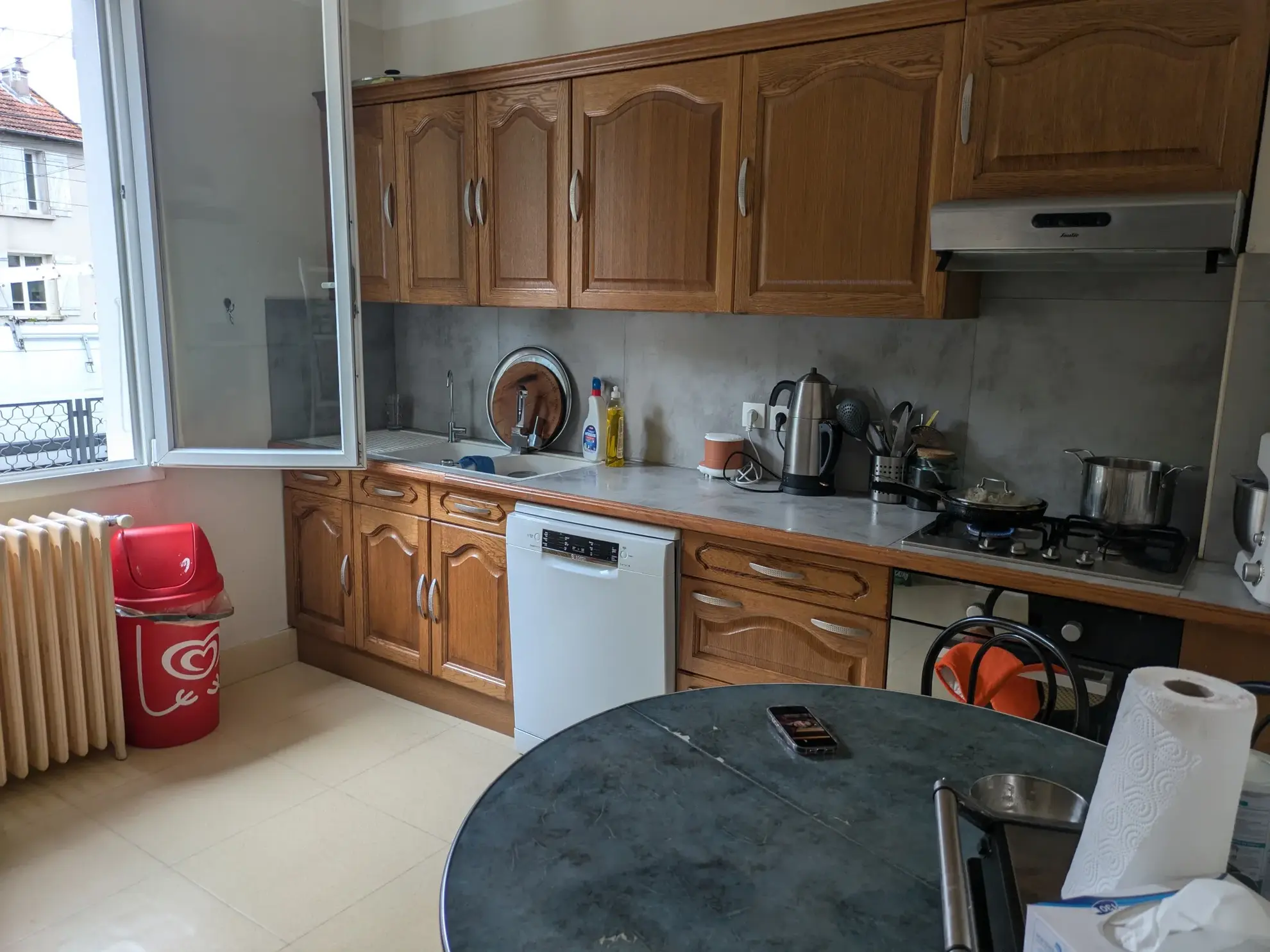 Maison Indépendante à Nevers - 5 Chambres près des Commodités 
