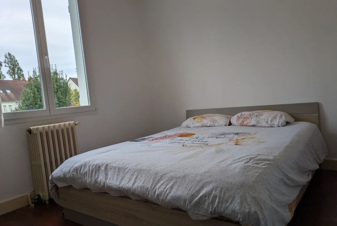 Maison Indépendante à Nevers - 5 Chambres près des Commodités 