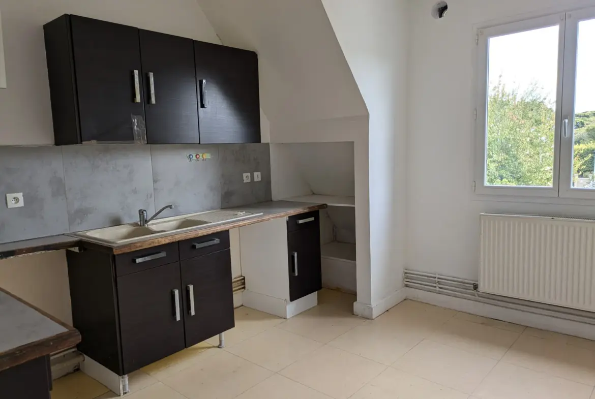 Maison Indépendante à Nevers - 5 Chambres près des Commodités 