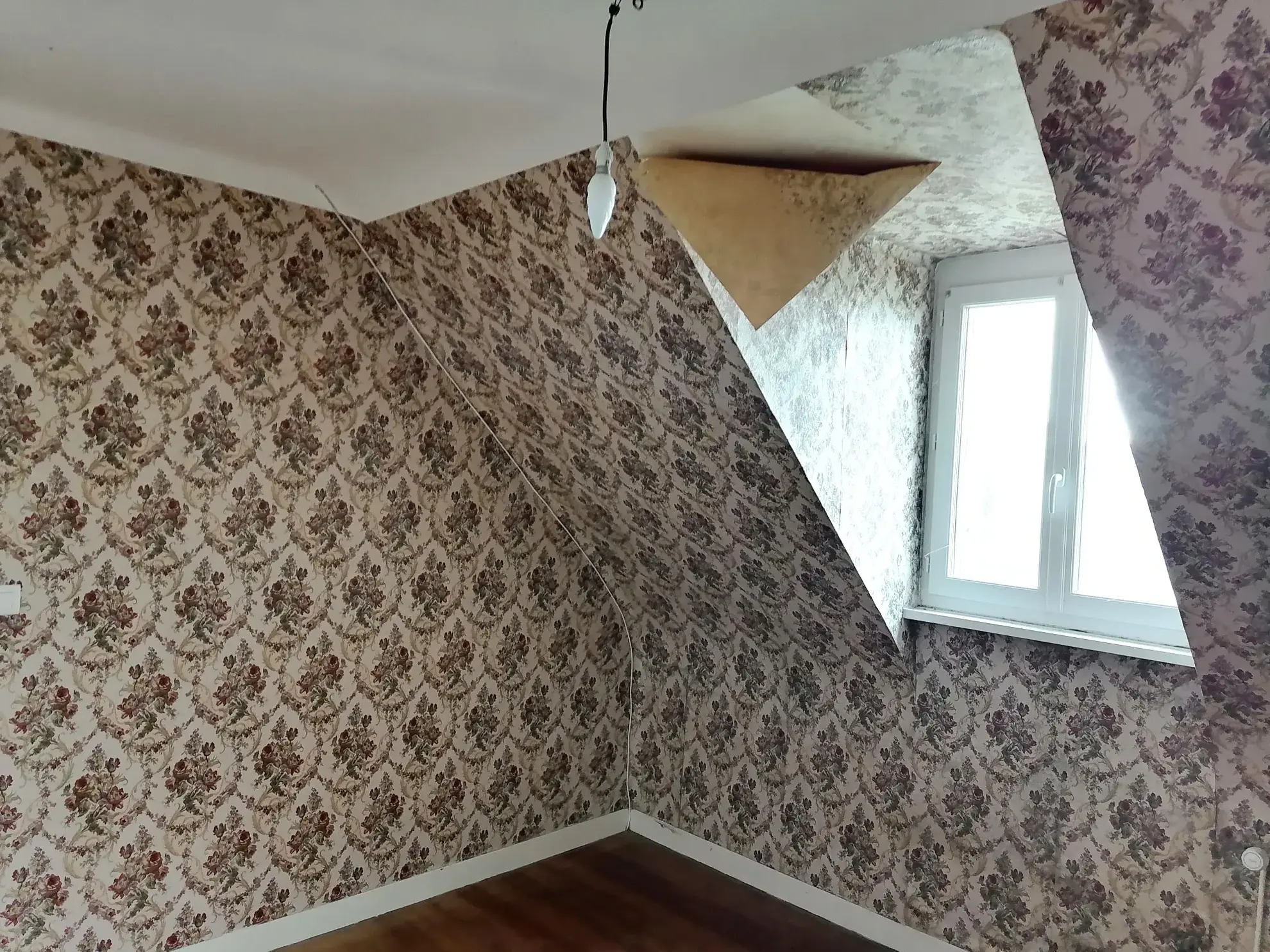 Maison à Plogoff de 105 m² à rénover - 180 200 € 