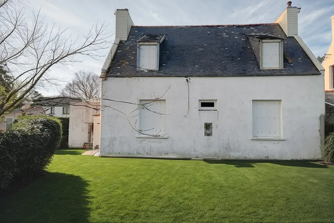 Maison à Plogoff de 105 m² à rénover - 180 200 € 