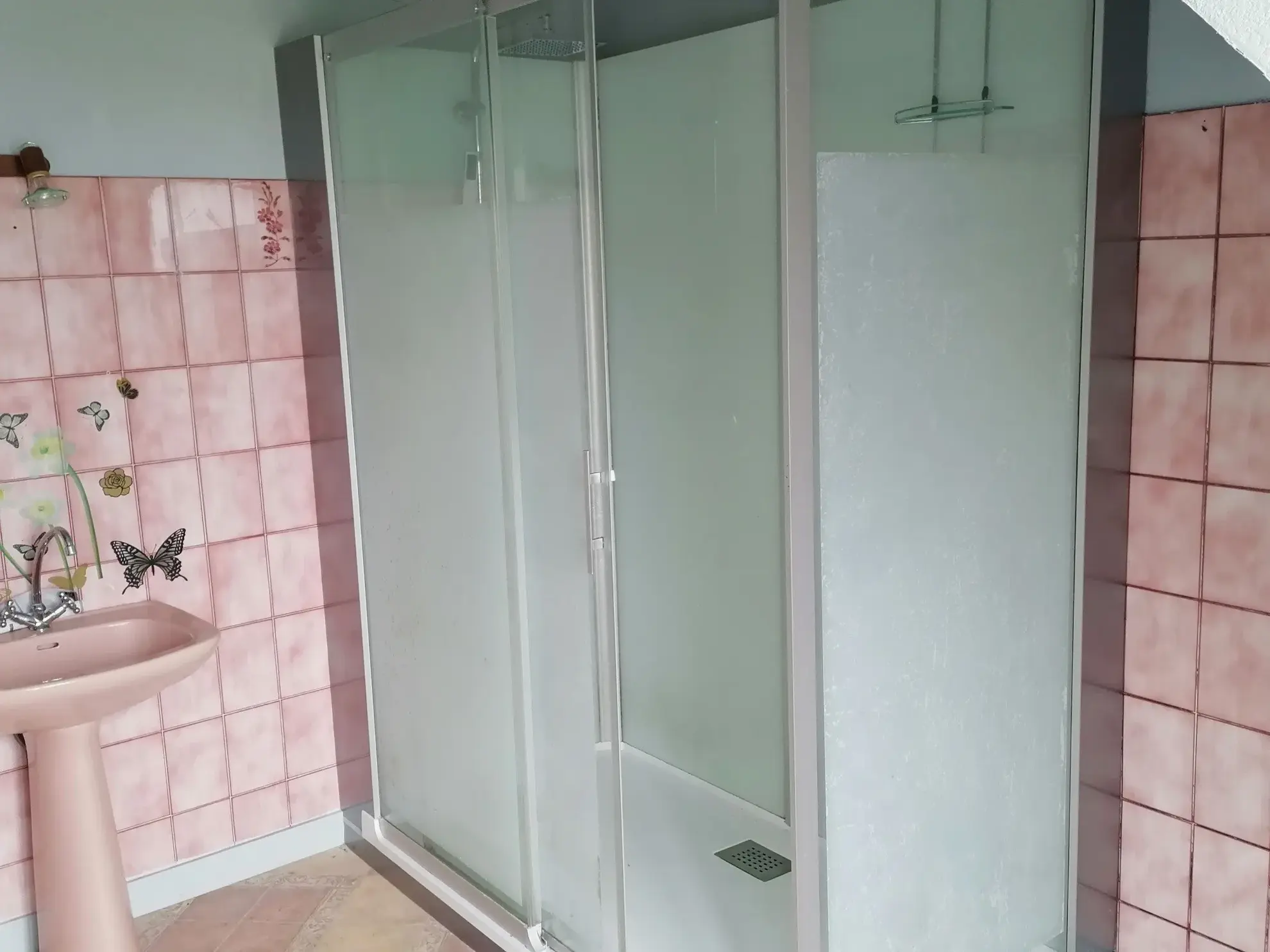 Maison à Plogoff de 105 m² à rénover - 180 200 € 