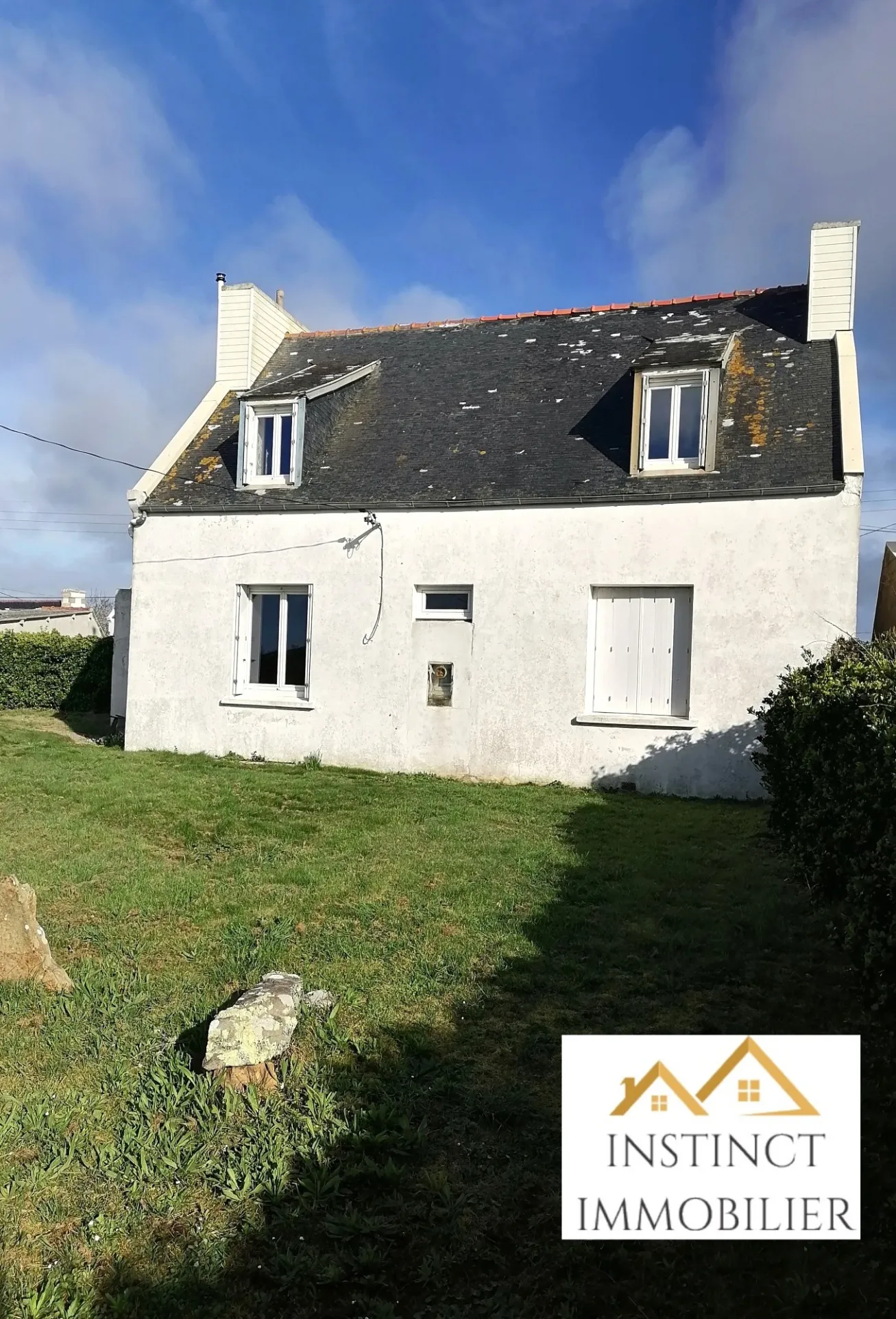 Maison à Plogoff de 105 m² à rénover - 180 200 € 