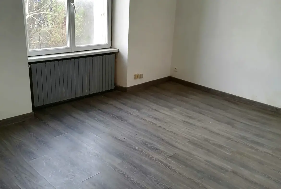 Maison à Plogoff de 105 m² à rénover - 180 200 € 
