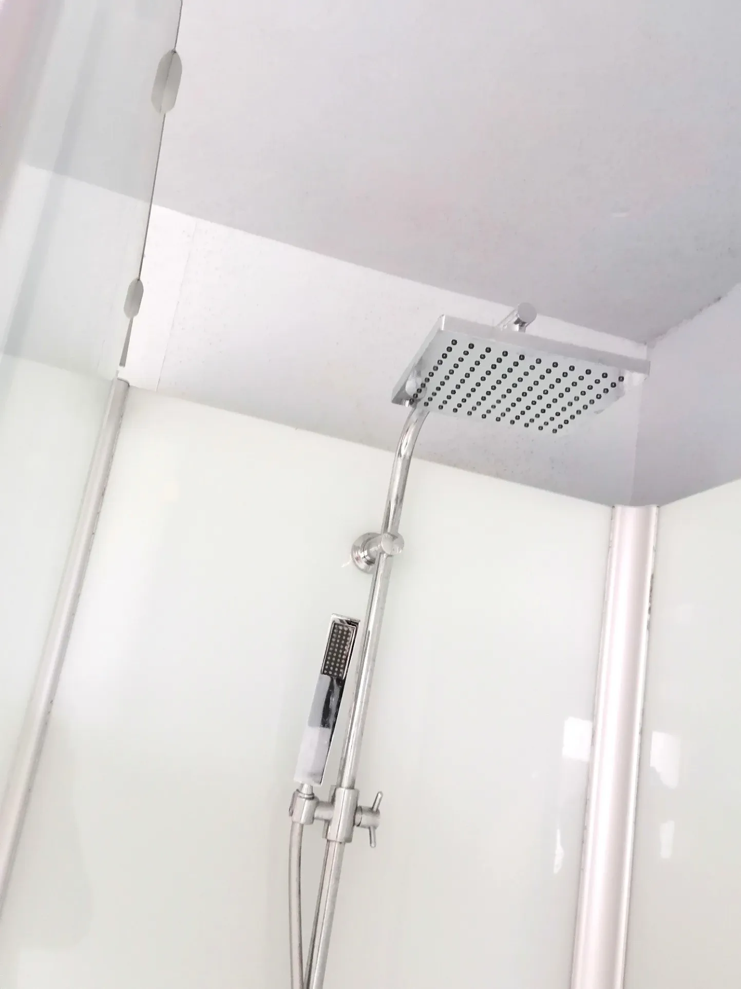 Maison à Plogoff de 105 m² à rénover - 180 200 € 