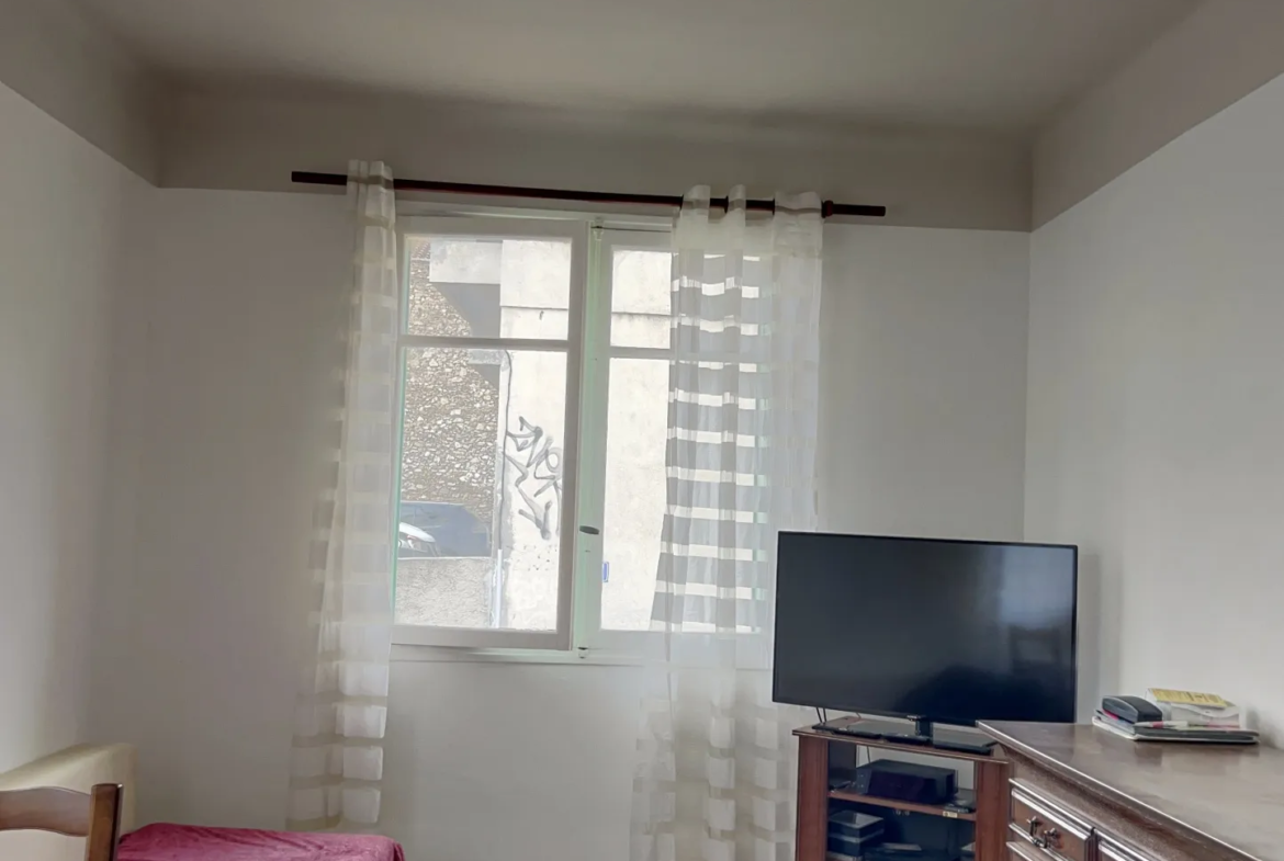 À vendre : Appartement lumineux de 60 m², 2 chambres à Marseille 13004 