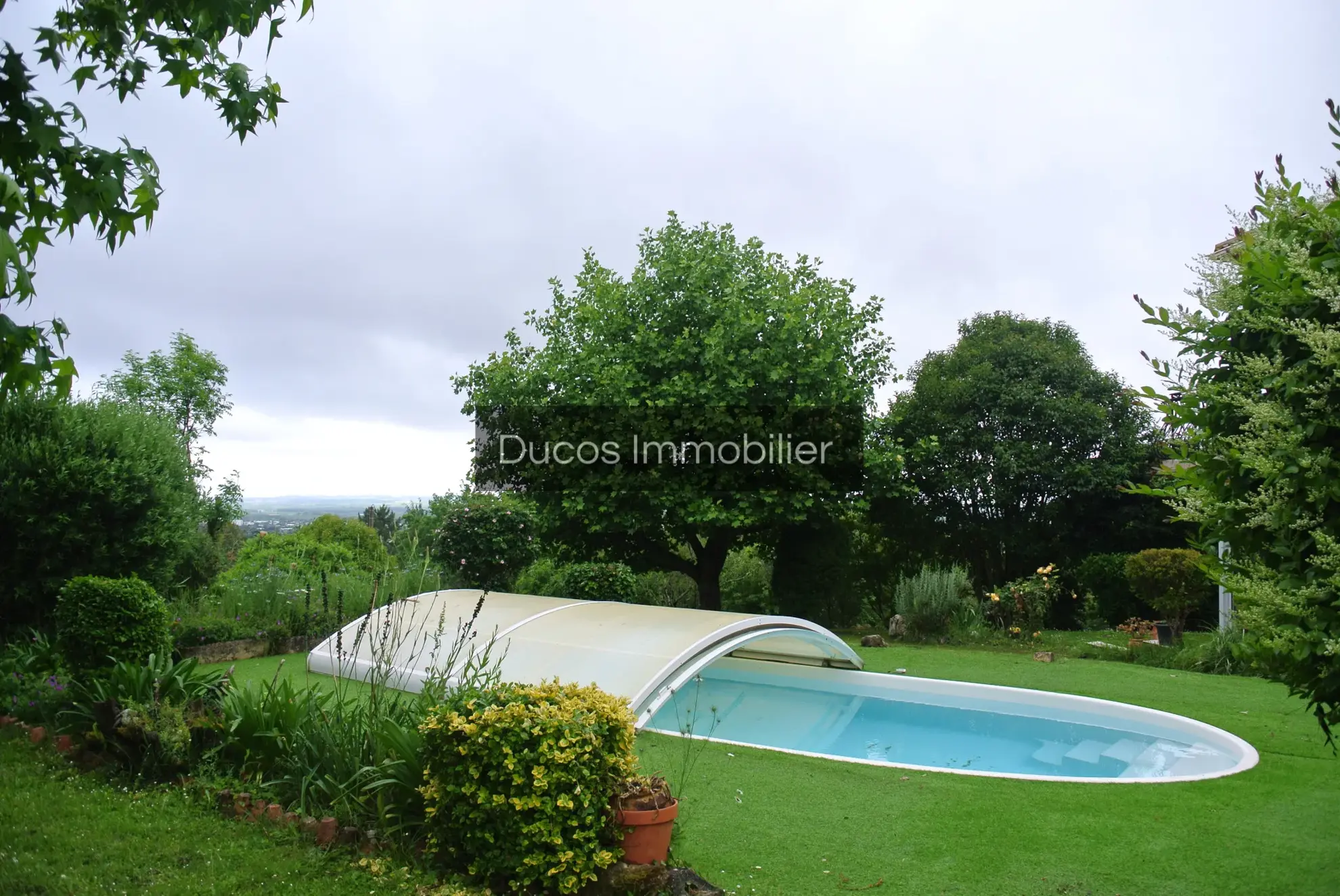 Maison spacieuse avec piscine à Beaupuy, 188 m² 