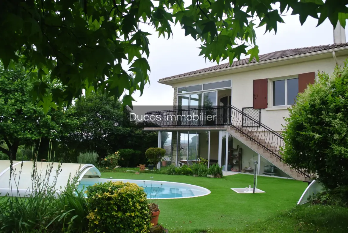 Maison spacieuse avec piscine à Beaupuy, 188 m² 