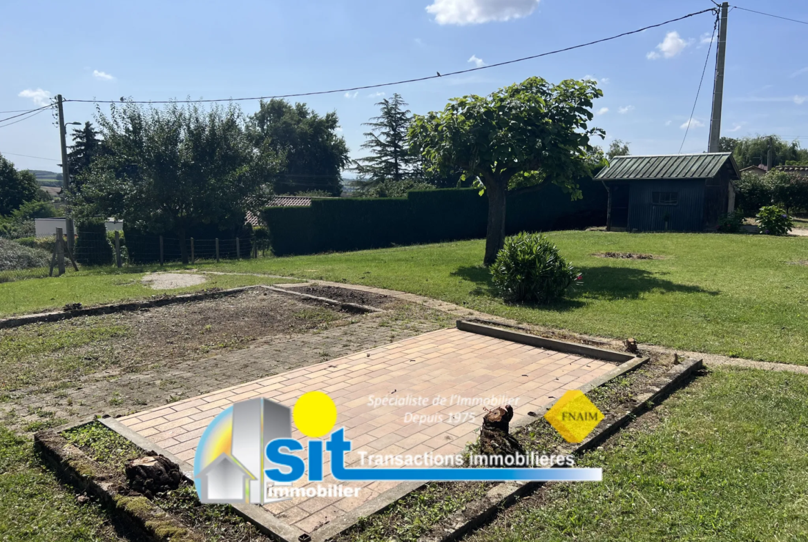 Terrain constructible à Seyssuel avec dépôt de 70 m² 