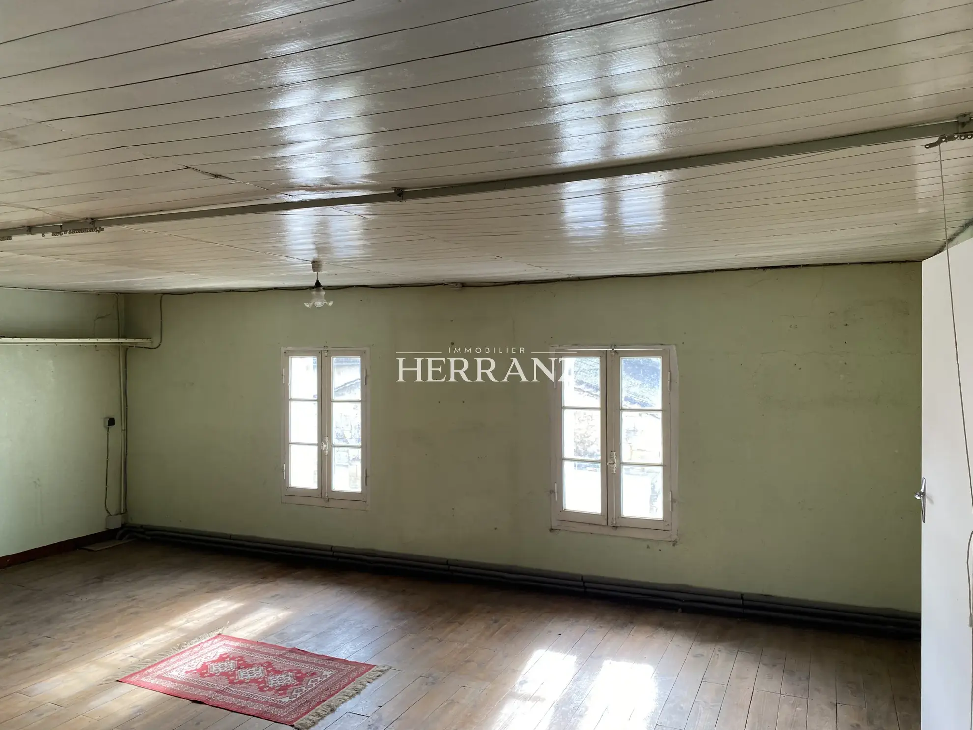 Maison en pierre à rénover de 160 m² aux Artigues-de-Lussac 