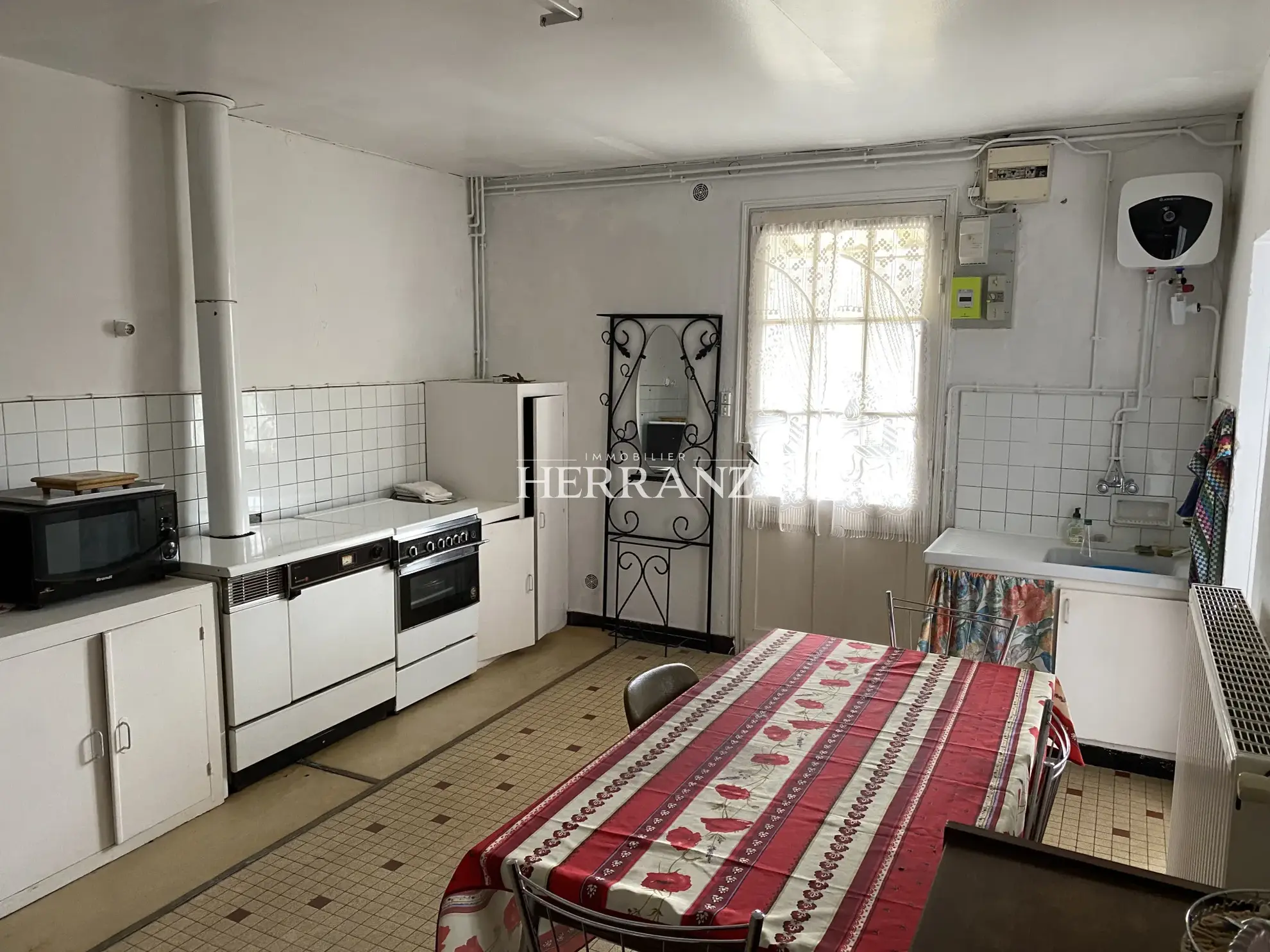 Maison en pierre à rénover de 160 m² aux Artigues-de-Lussac 