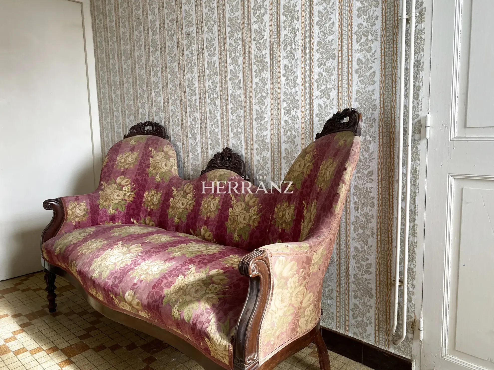 Maison en pierre à rénover de 160 m² aux Artigues-de-Lussac 