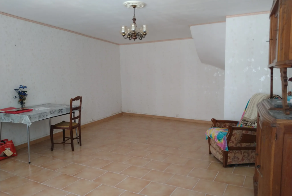 Maison de Bourg à Rénover de 124 m² à Pre en Pail 
