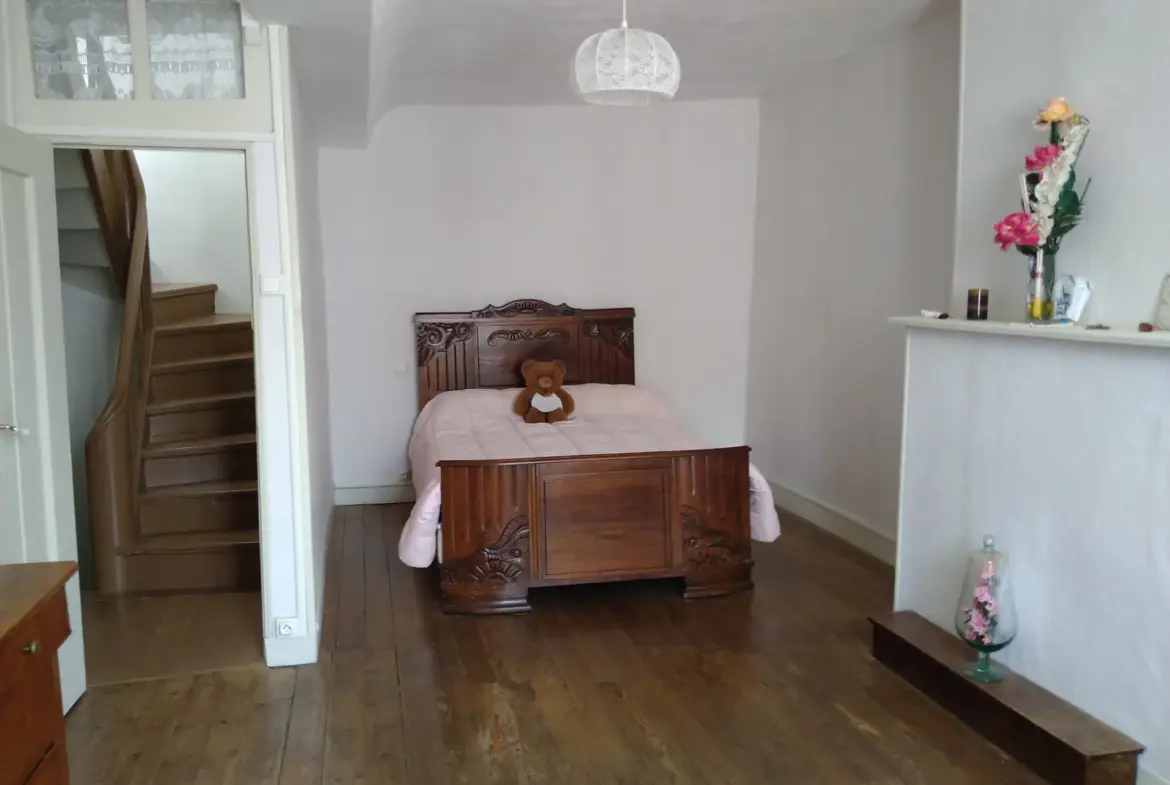 Maison de Bourg à Rénover de 124 m² à Pre en Pail 