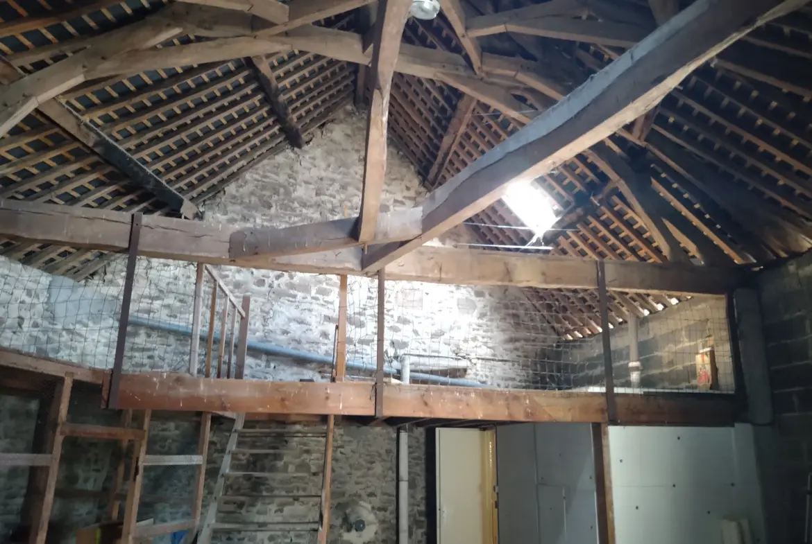 Maison de Bourg à Rénover de 124 m² à Pre en Pail 
