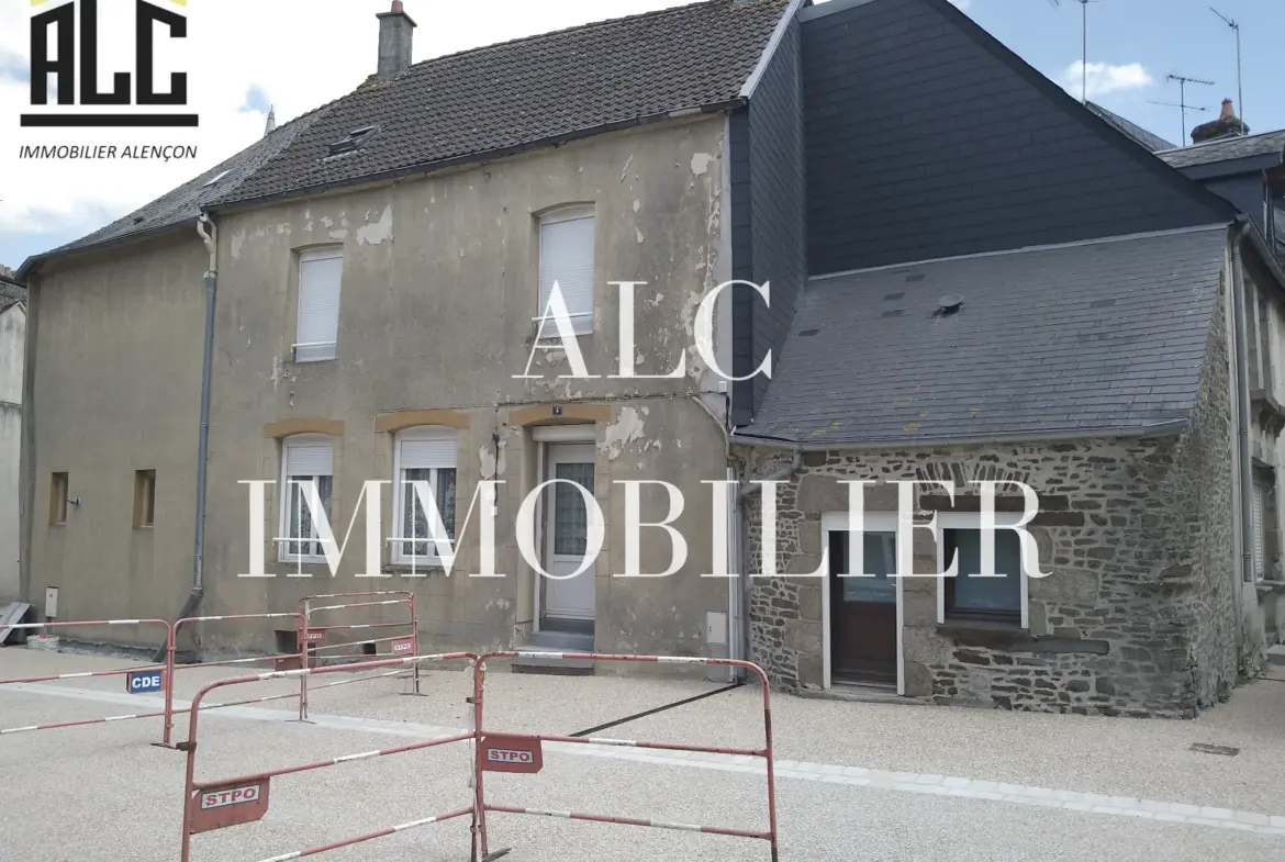 Maison de Bourg à Rénover de 124 m² à Pre en Pail 