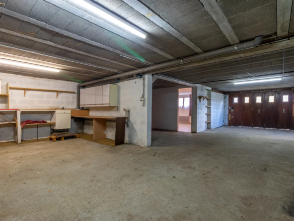 Maison à rafraîchir avec jardin de 1500 m² à Saint-Savinien 